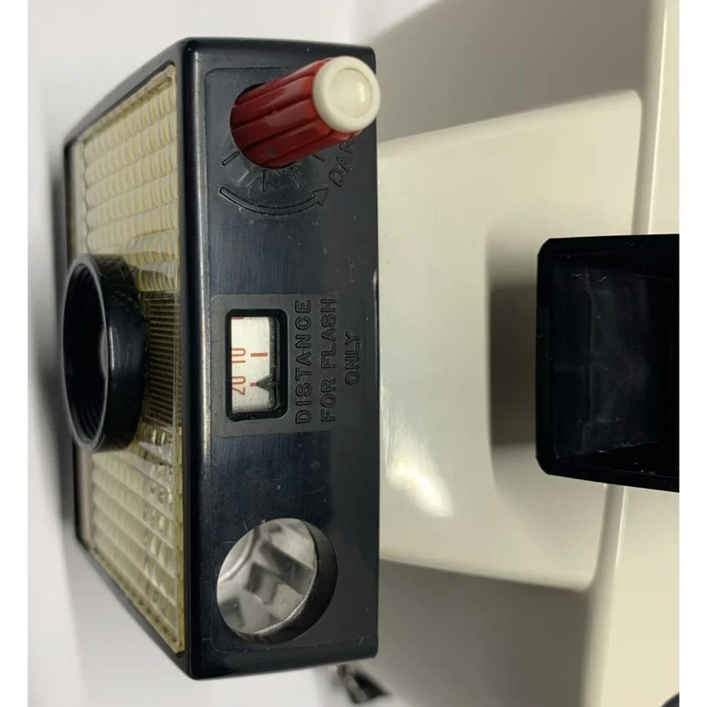 Polaroid Swinger Land Camera Model 20 with Wrist Strap Vintage V27